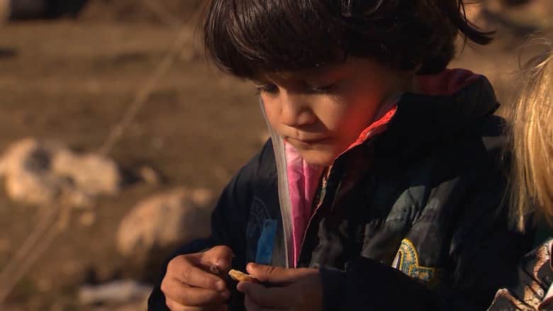 صقيع جبل سنجار يهدد أطفال ونساء الأيزيدين.. ورجالهم يستعدون لساعة الصفر مع داعش