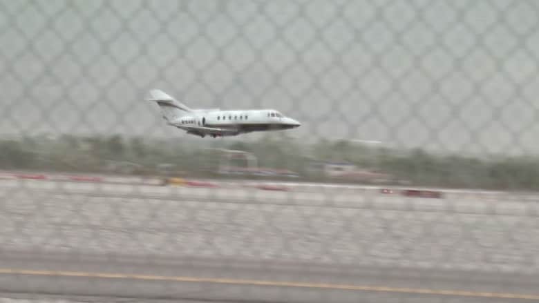 بالفيديو.. شاهد هبوط مرعب لطائرة أمريكية بدون عجلات