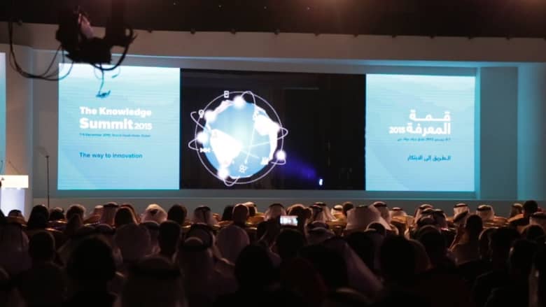 بالفيديو: دبي تجمع العرب والعالم في قمة المعرفة.. وقلق حول أطفال "جيل الحروب" الضائع وردم هوة سوق العمل