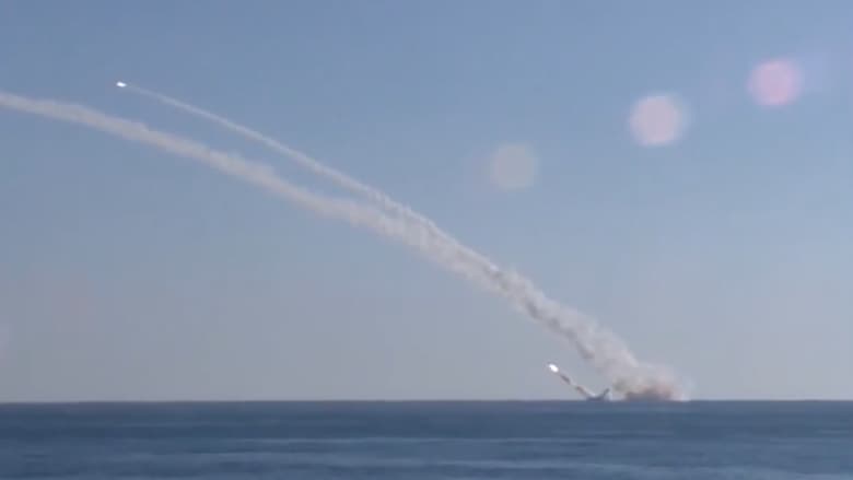 شاهد بالفيديو: غواصات روسية تُطلق لأول مرة صواريخ كاليبر من تحت الماء ضد داعش بسوريا