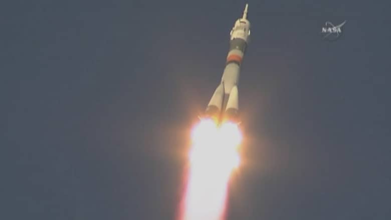 شاهد.. لحظة إطلاق صاروخ إلى وكالة الفضاء الدولية على متنه أمريكي وروسي وبريطاني