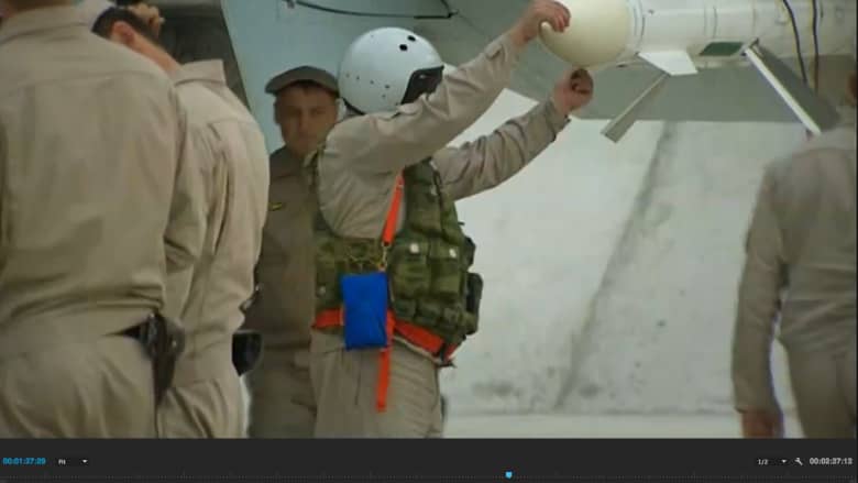 شاهد: CNN في قاعدة حميميم الحربية الروسية في سوريا.. بصلاحية دخول محدودة 