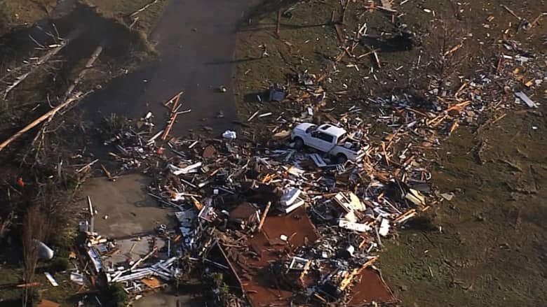 مقتل 11 شخصاً في عواصف وأعاصير بجنوب أمريكا ليلة عيد الميلاد