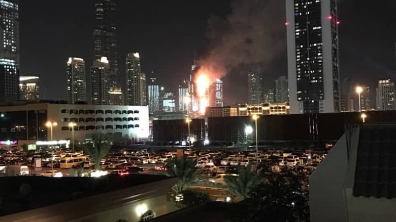 شاهد.. حريق ضخم في أحد فنادق دبي