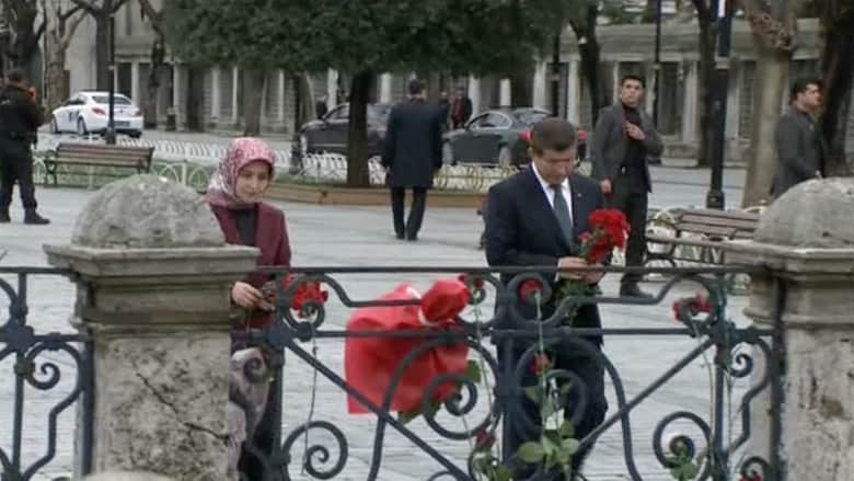 بالفيديو: رئيس وزراء تركيا يزور موقع انفجار ساحة السلطان أحمد في إسطنبول
