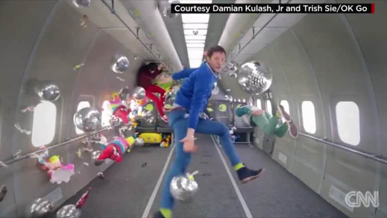  فيديو مضحك لأعضاء فرقة Ok Go يفقدون أوزانهم كلياً في عملهم الأخير