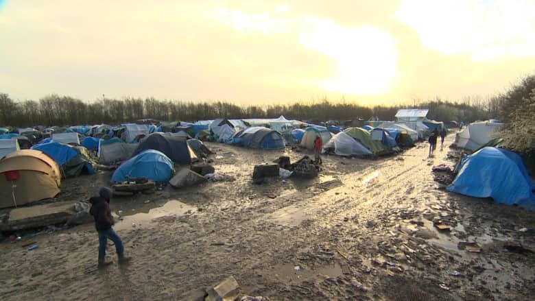 بالفيديو: أحلام اللاجئين في أوروبا تُدمر بمخيمات سيئة الظروف وسط وحول الشتاء