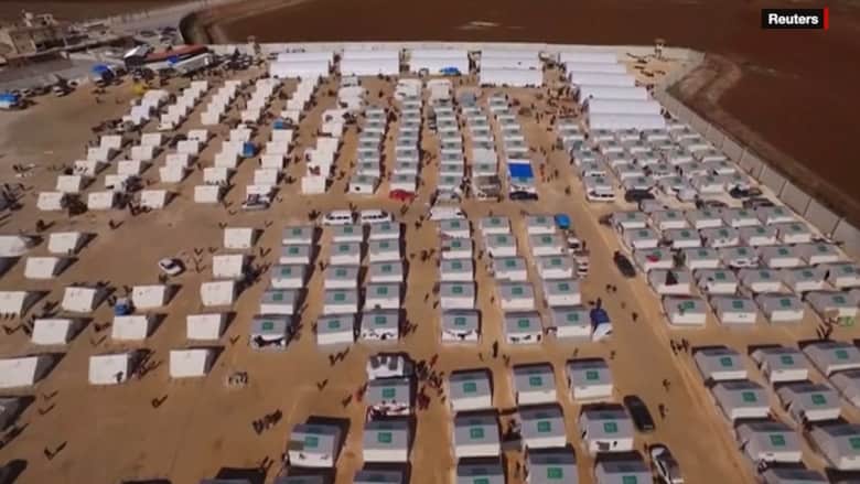 بالفيديو: مجموعات إغاثة تركية ترسل مساعدات للاجئين سوريين على الحدود