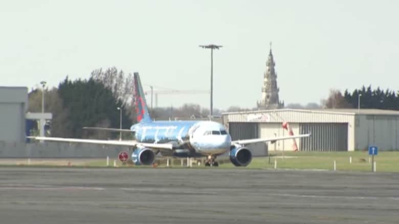 بالفيديو: أول طائرة تغادر مطار بروكسل بعد عودته للعمل جزئيا وسط إجراءات أمنية مشددة
