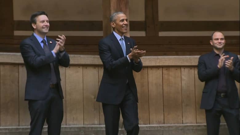 أوباما يحيي الذكرى الـ 400 لوفاة شيكسبير في مسرح “غلوب” في لندن