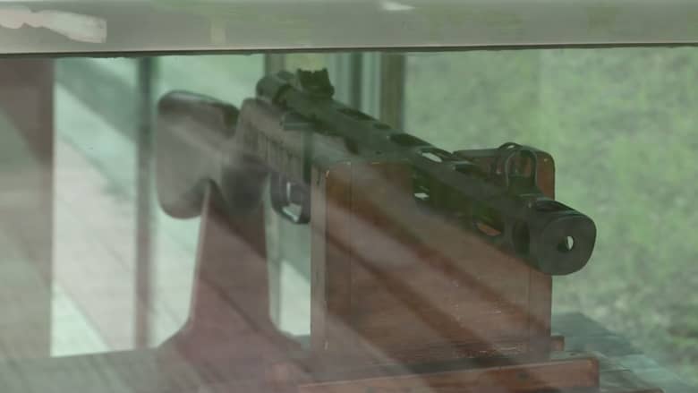 شاهد.. بندقية مؤسس كوريا الشمالية في معرض للذخائر في بيونغ يانغ