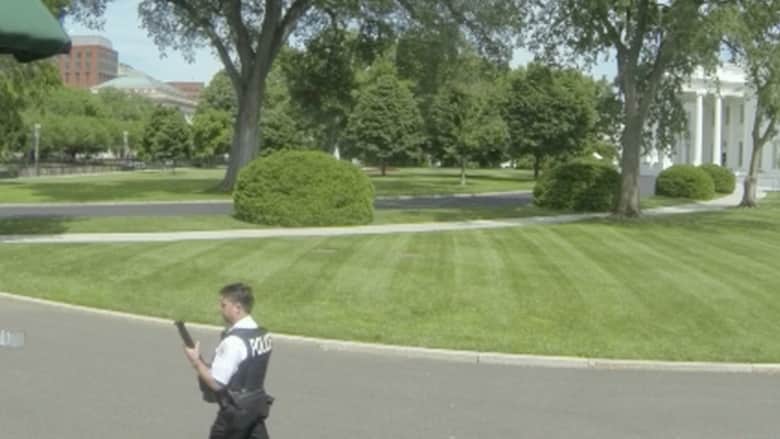 بالفيديو: حرس البيت الأبيض يصيب مشتبها به ويعتقله بعد التهديد بمسدس