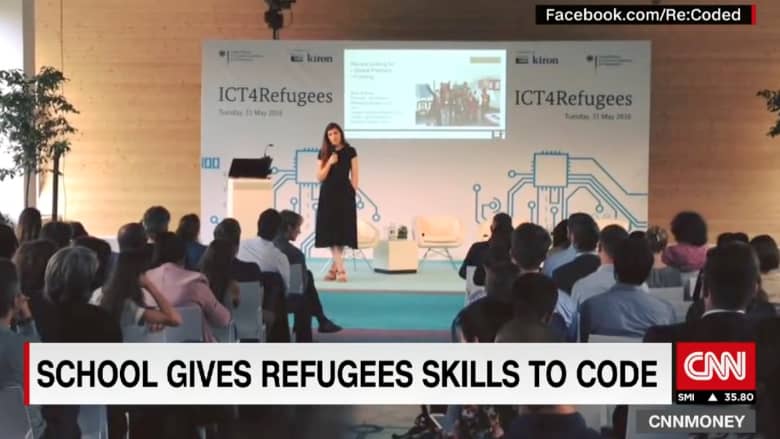 تعليم مهارات تكنولوجية لدمج اللاجئين في أسواق العمل