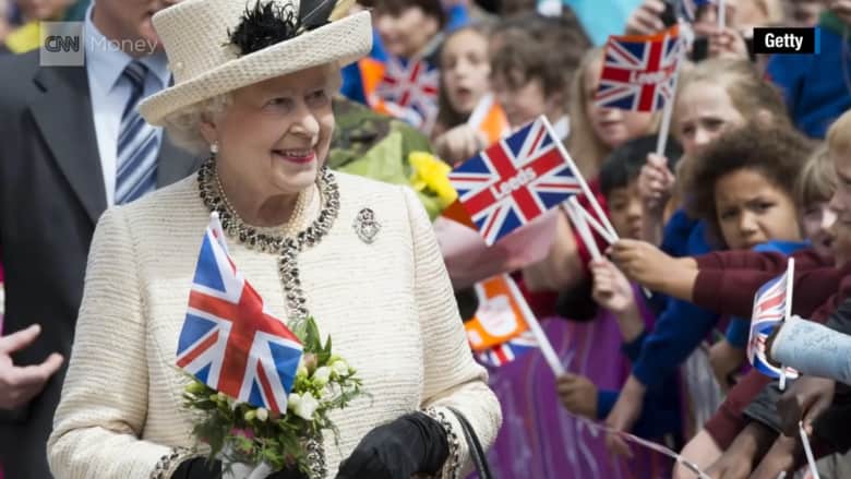 بالفيديو: هل تعرف كم تبلغ ثروة ملكة بريطانيا؟