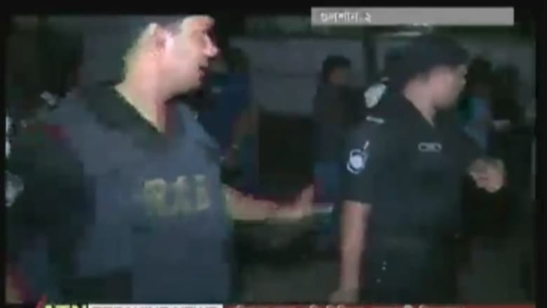 بالفيديو: إطلاق نار وقنابل يدوية واحتجاز رهائن داخل مطعم في الحي الدبلوماسي بعاصمة بنغلاديش