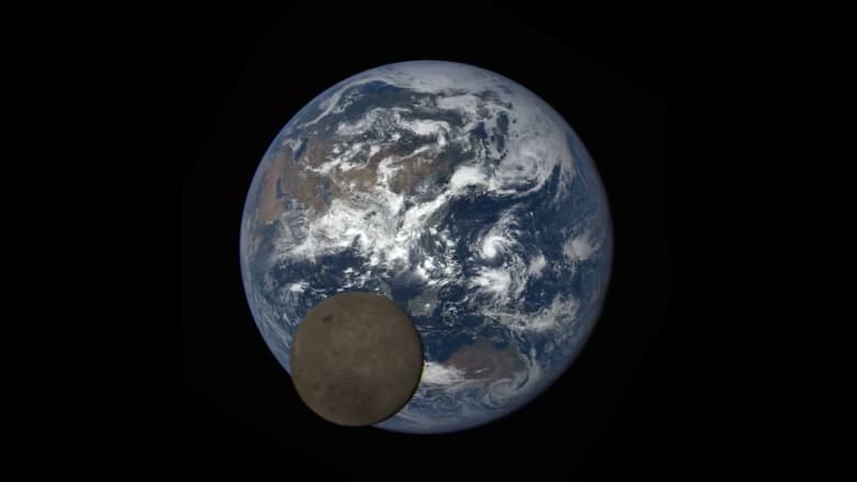 عبر كاميرا من ناسا.. شاهد الجانب الآخر للقمر أثناء عبوره أمام الأرض