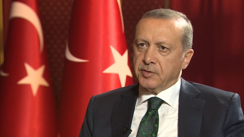 شاهد.. أردوغان يكشف لـCNN كيف نجا من استهدافه ليلة محاولة الانقلاب.. ويتحدث عن "مفارقة" لجوئه للإعلام الخاص