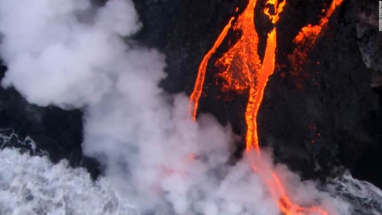 حمم بركان "كيلوا" تصل الى المحيط الهادئ بعد أشهر من تدفقها