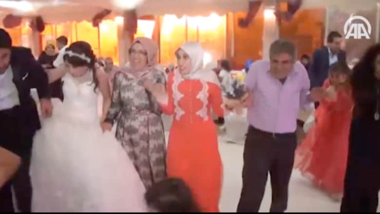 شاهد.. لحظة وقوع انفجار قرب حفل زفاف في تركيا و9 قتلى بهجومين