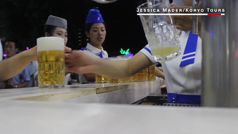 تفضل إلى مهرجان البيرة الأول في كوريا الشمالية!