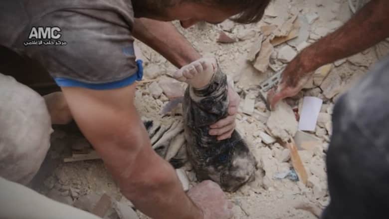 صور مؤلمة ومشاهد مؤثرة.. حلب تحت القصف
