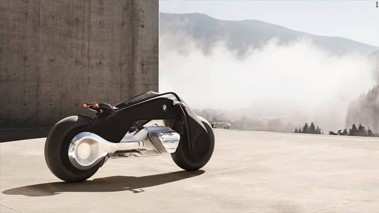 توازن ذاتي وأجهزة استشعار للحوادث.. هذه دراجة المستقبل النارية من BMW