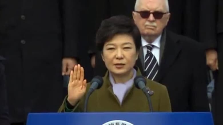 برلمان كوريا الجنوبية يصوت لعزل الرئيسة بارك جيون هاي على خلفية فضيحة فساد 