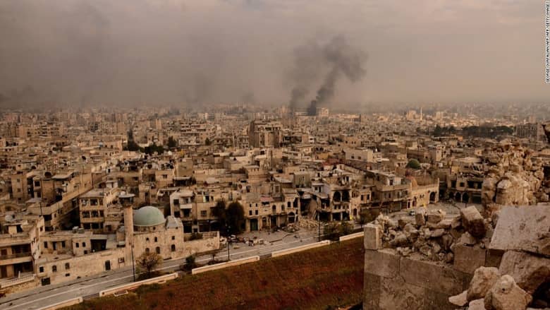 CNN تنقل المشهد في حلب.. هل باتت أيام المعارضة معدودة؟