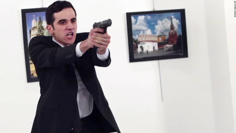 مصور اغتيال السفير الروسي بتركيا يروي لـCNN لحظات الرعب