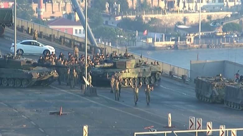 ضابط تركي مفصول: حملة التطهير تركت القوات المسلحة "ضعيفة"