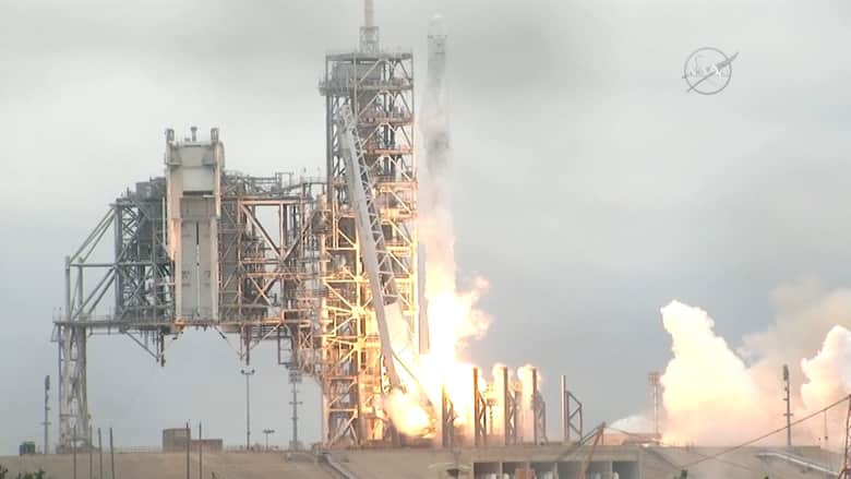 SpaceX التابعة لإيلون ماسك تطلق مركبتها الفضائية