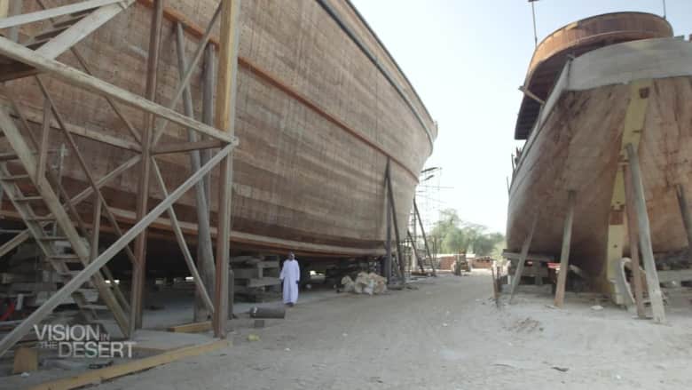 أكبر سفينة “داو” في العالم تبنى بالطرق التقليدية في دبي