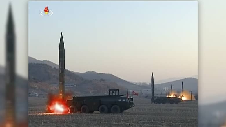 شاهد.. لحظة إطلاق كوريا الشمالية صواريخ بالستية
