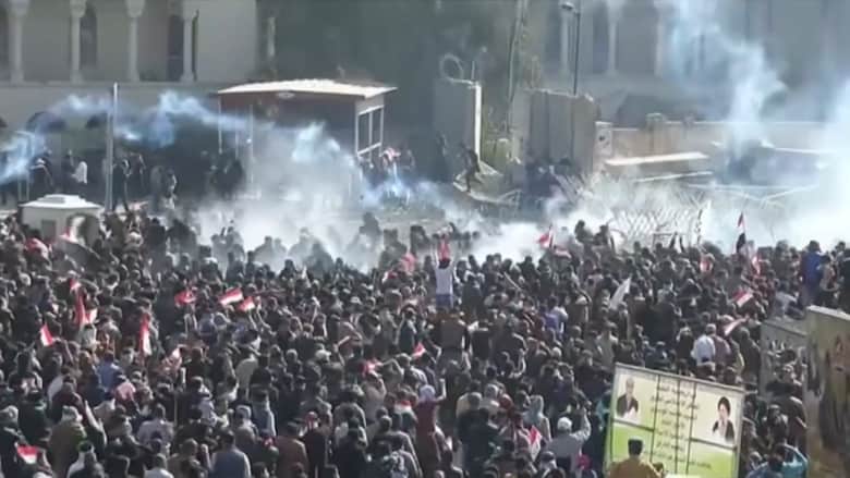 شاهد.. مظاهرات في بغداد والصدر يتوعد الحكومة