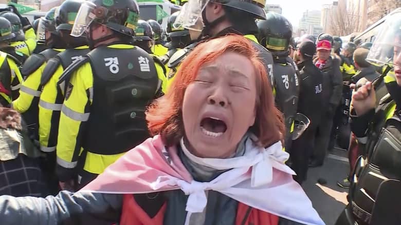 قتيلان خلال مظاهرات اندلعت بعد عزل رئيسة كوريا الجنوبية