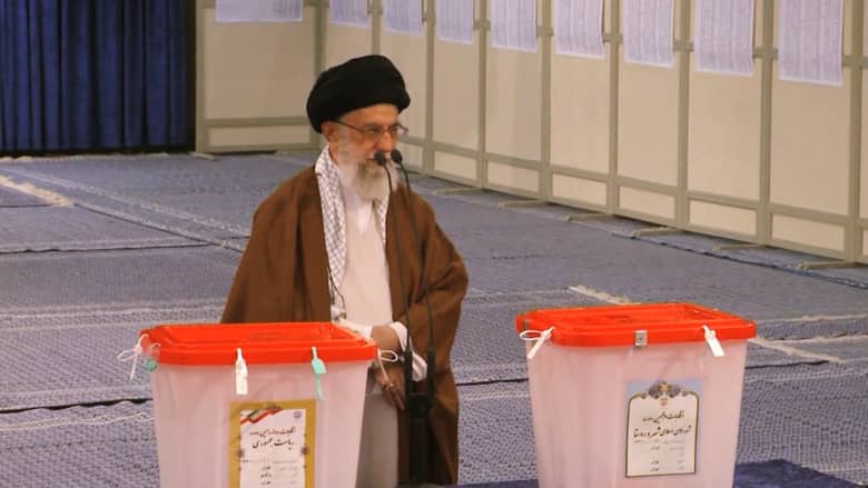 ما هي "الأولوية" التي تدفع طوابير الاقتراع الطويلة في إيران؟
