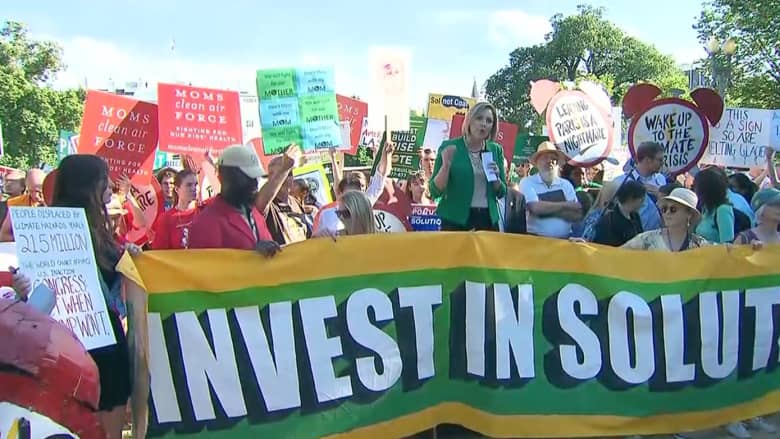 مظاهرات في عدة مدن أمريكية ضد انسحاب ترامب من اتفاقية المناخ