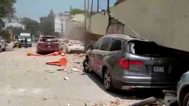 شاهد.. لحظة العثور على أطفال أحياء تحت مبنى منهار بسبب زلزال