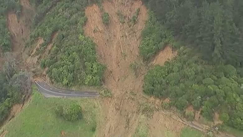 شاهد.. "غضب الطبيعة" يؤدي إلى انهيار أرضي بنيوزيلندا