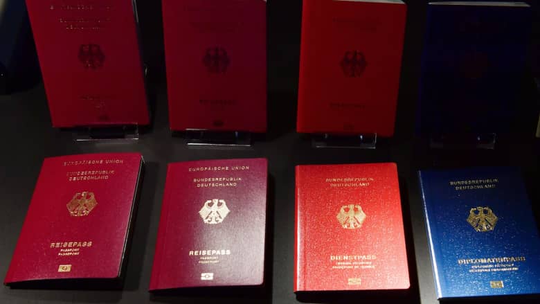 ما هي أقوى جوازات السفر عربياً وأضعفها؟