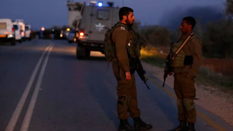 شاهد.. مقتل جنديين إسرائيليين في هجوم بسيارة في الضفة الغربية