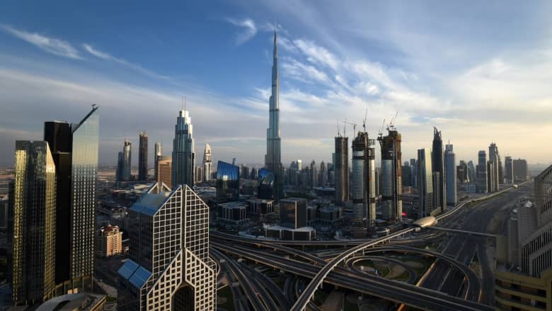 ستة أرقام قياسية حطمها برج خلفية في دبي..شاهدها في هذا الفيديو