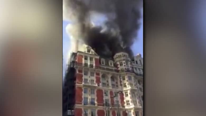 شاهد.. حريق ضخم في لندن يستدعي تدخل ما يقارب الـ120 رجل إطفاء