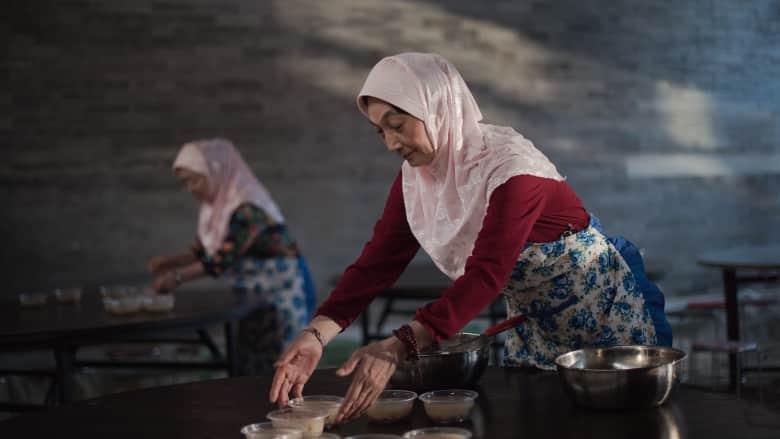 بالصور.. موائد إفطار المسلمين من حول العالم