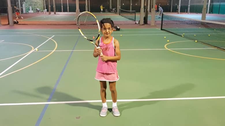 هل هذه الطفلة أصغر لاعبة تنس عربية محترفة؟