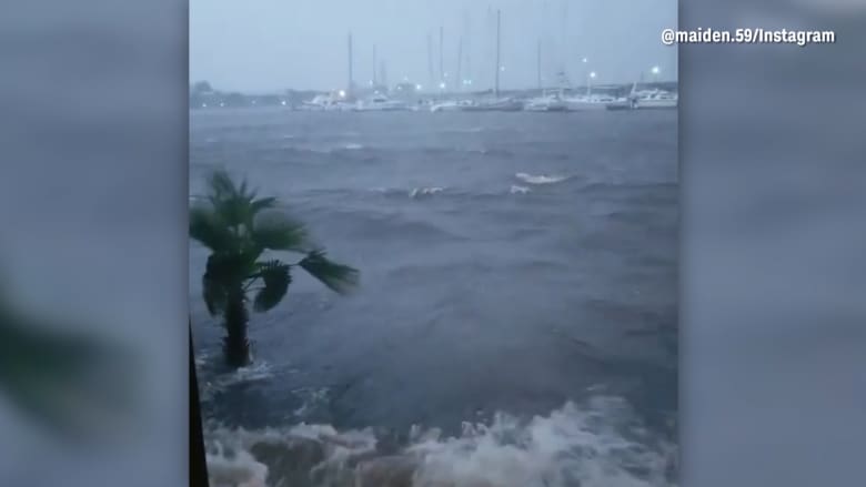 كاميرات هواتف توثق لحظات مرعبة للاعصار فلورنس