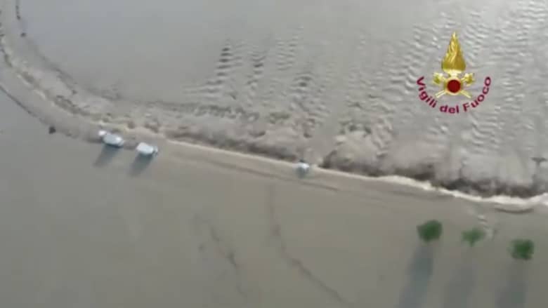 فيضانات عارمة تحول الطرق إلى أنهار في إيطاليا