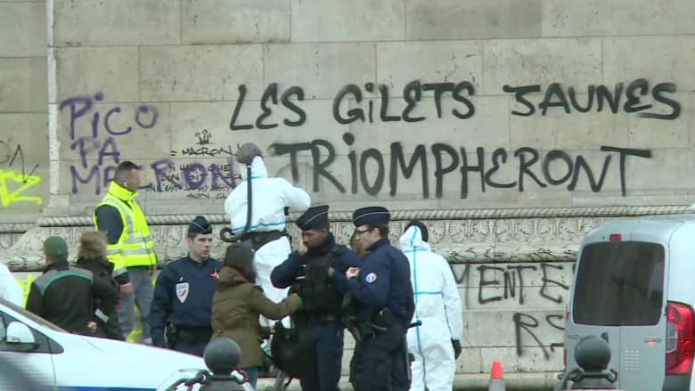 عمليات تنظيف واسعة بباريس بعد شغب بمظاهرات "السترات الصفراء"