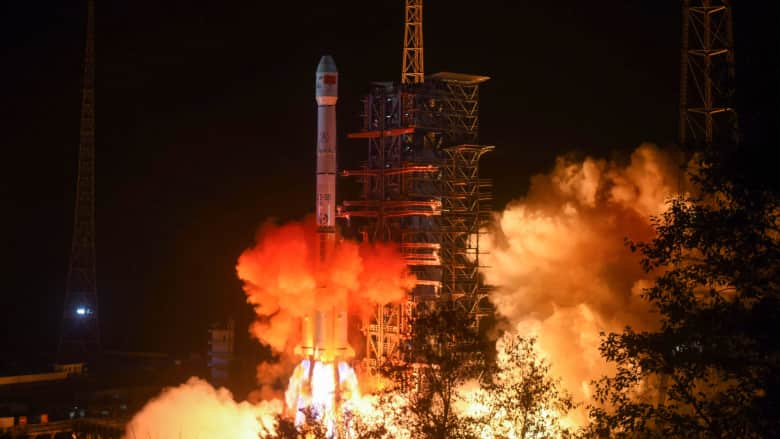 الصين.. لحظة إطلاق أول مسبار للهبوط على جانب القمر المعتم