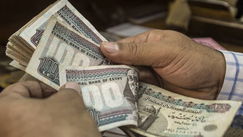 لماذا ارتفع الجنيه المصري أمام الدولار؟ بنوك عالمية تفسر
